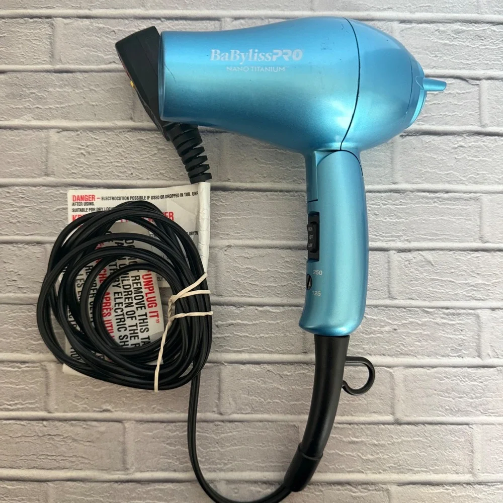 BaBylissPRO Nano Titanium Travel Dryer Blue 1000W Dual Voltage BNT053TUC